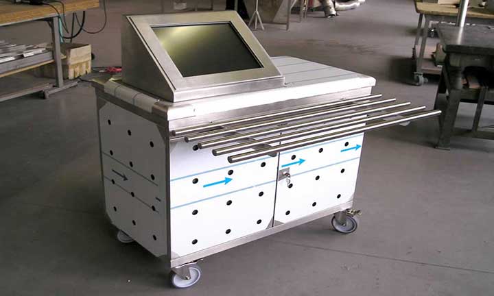 Monitorschrank fahrbar